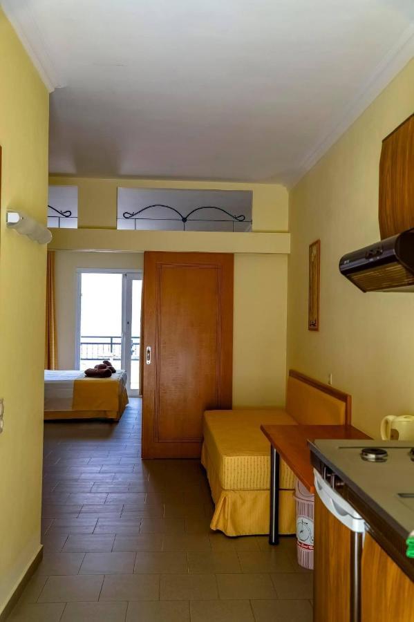 Coloma Apartments Pefkos Pefki Екстериор снимка