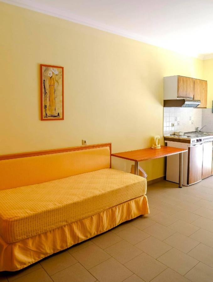 Coloma Apartments Pefkos Pefki Екстериор снимка